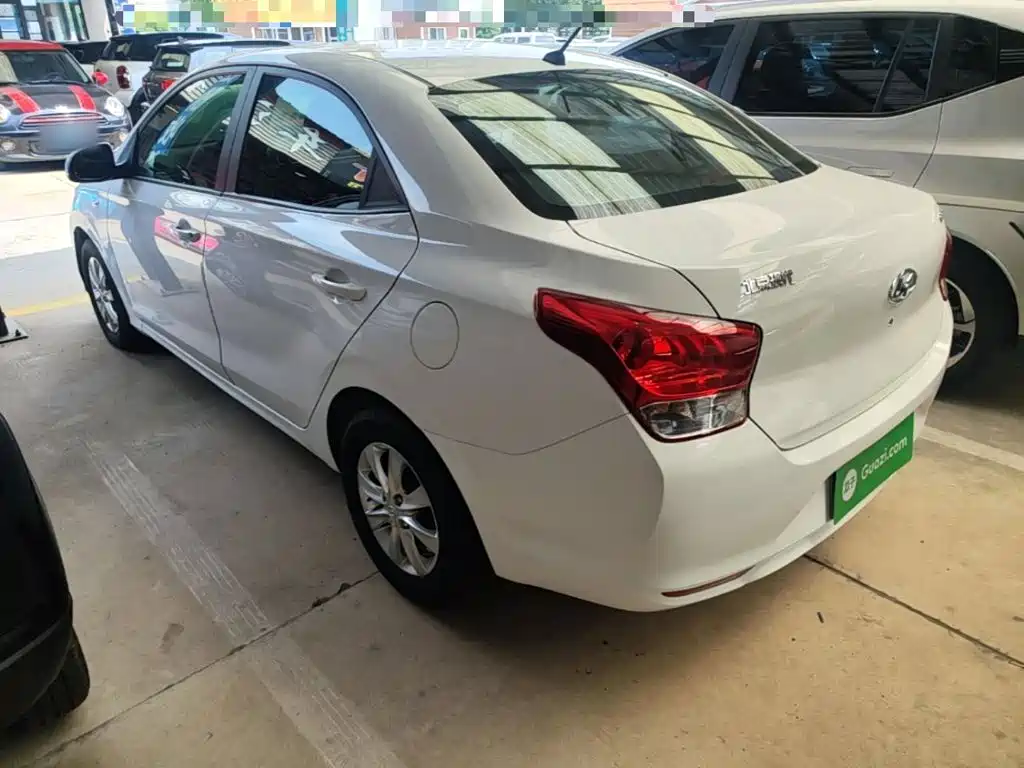 Hyundai Verna — фото 5