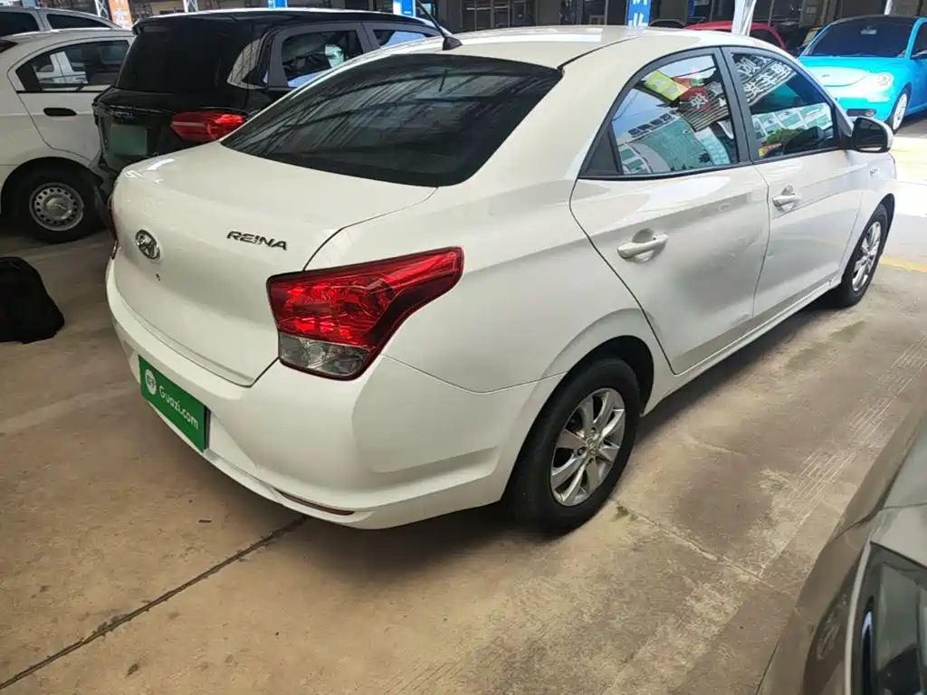 Hyundai Verna — фото 7