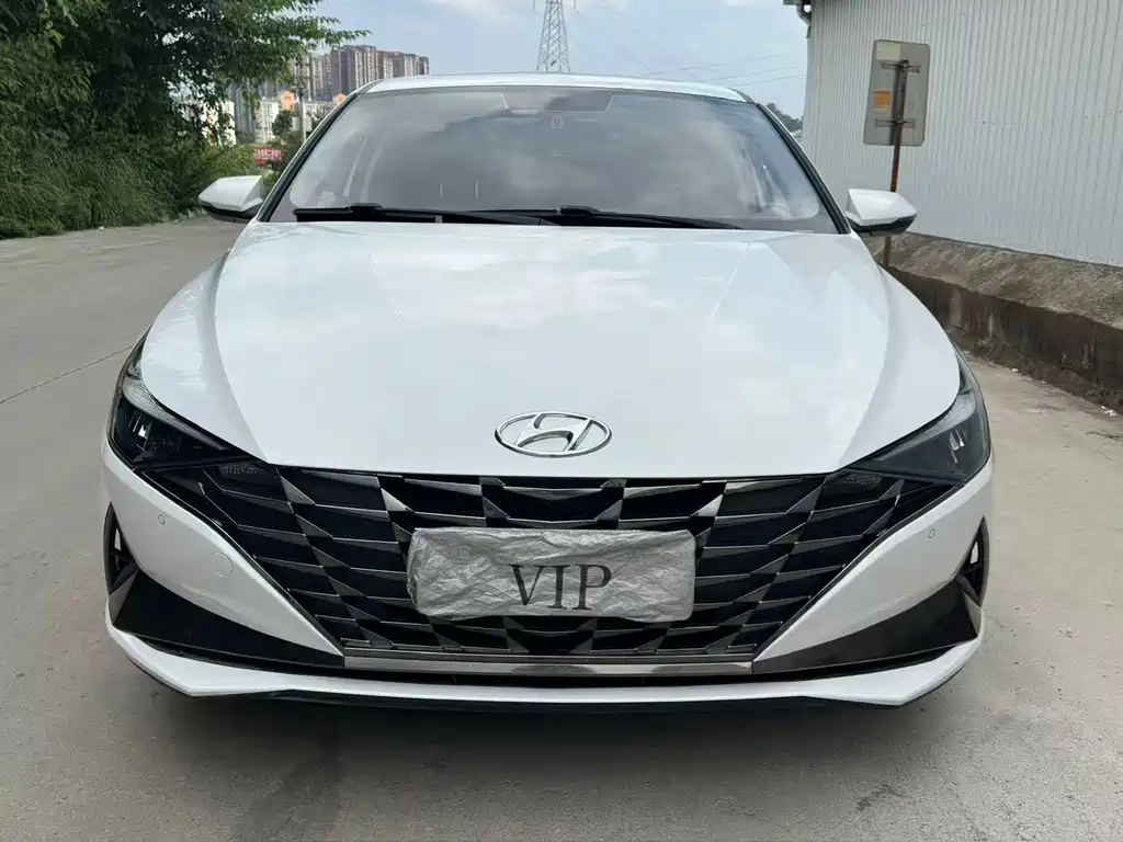 Hyundai Elantra — фото 2
