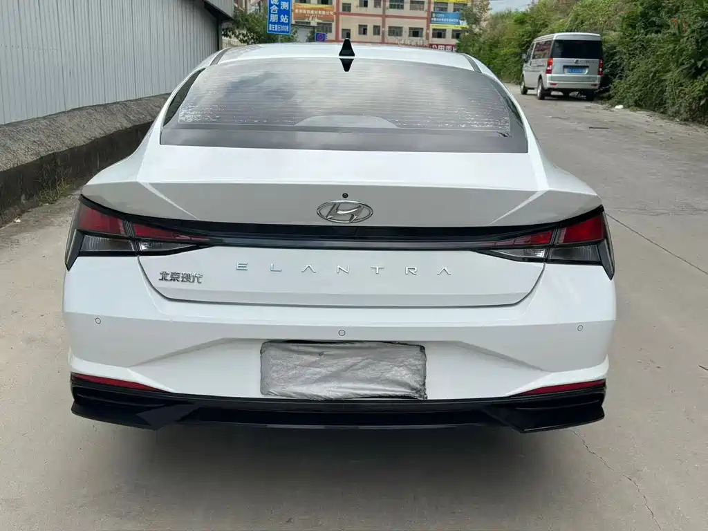 Hyundai Elantra — фото 8