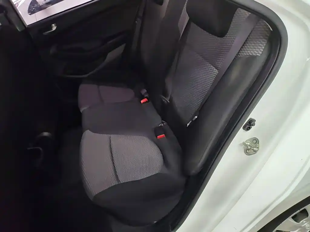 Hyundai Verna — фото 17