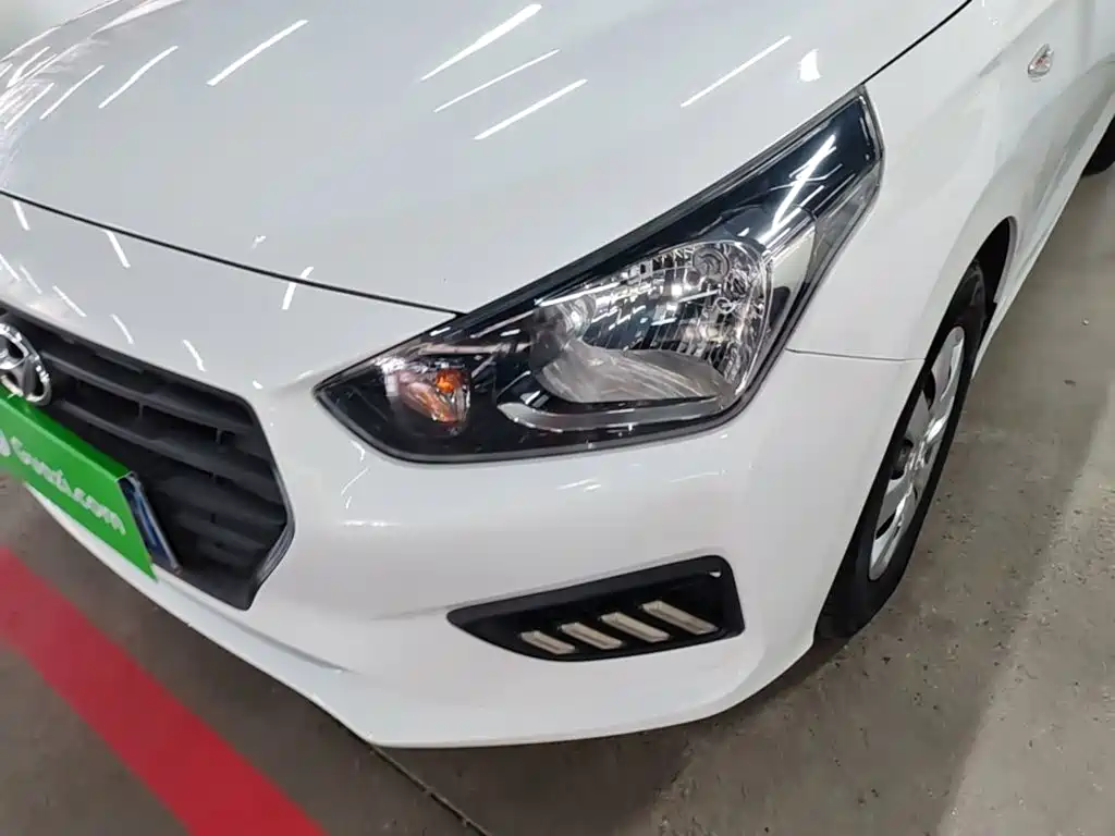 Hyundai Verna — фото 24