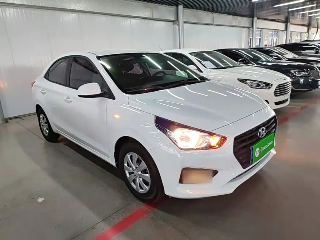 Hyundai Verna — фото 4