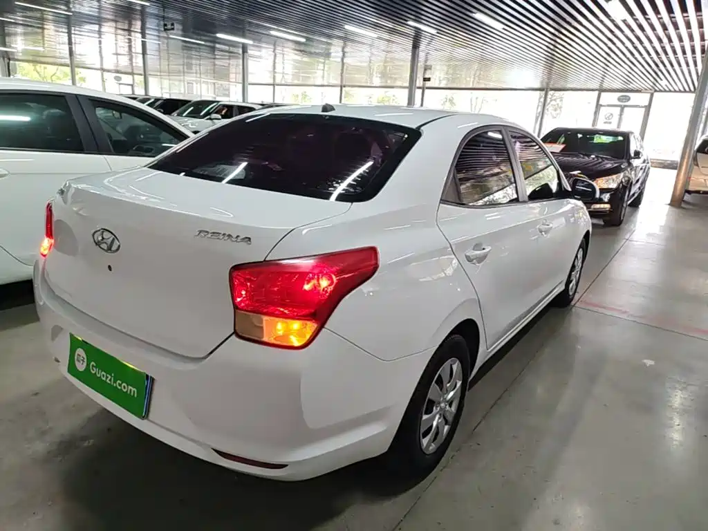 Hyundai Verna — фото 7