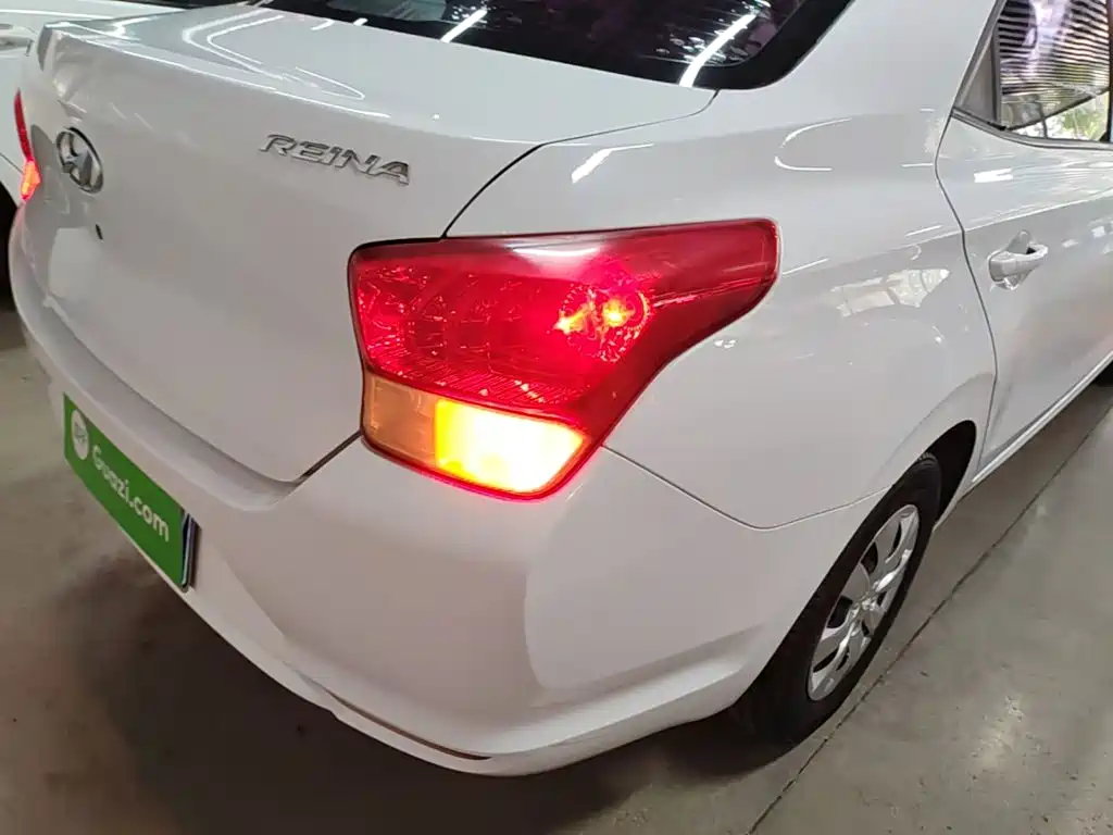 Hyundai Verna — фото 8