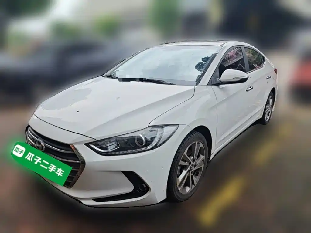 Hyundai Elantra — фото 2