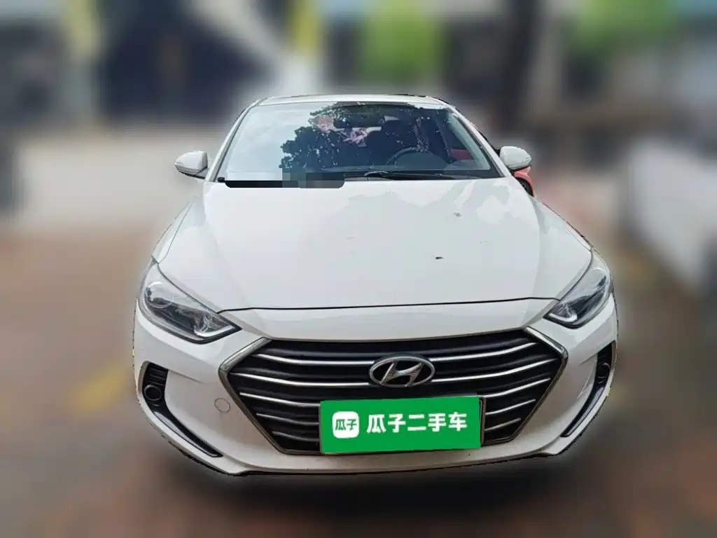 Hyundai Elantra — фото 24