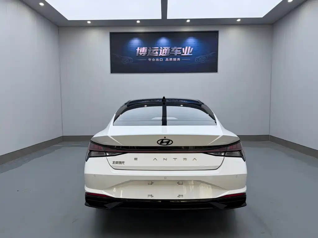 Hyundai Elantra — фото 5