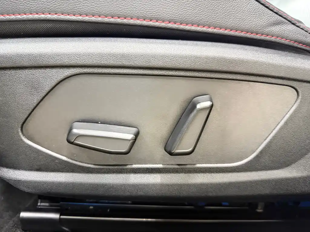 Hyundai Elantra — фото 14