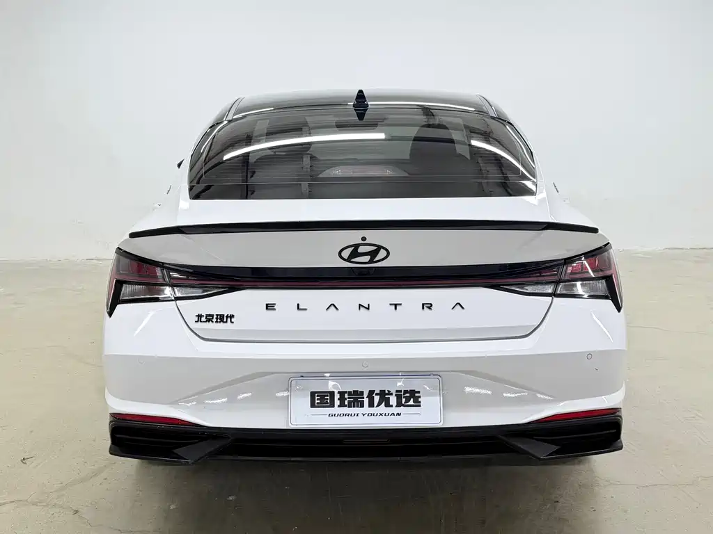 Hyundai Elantra — фото 4