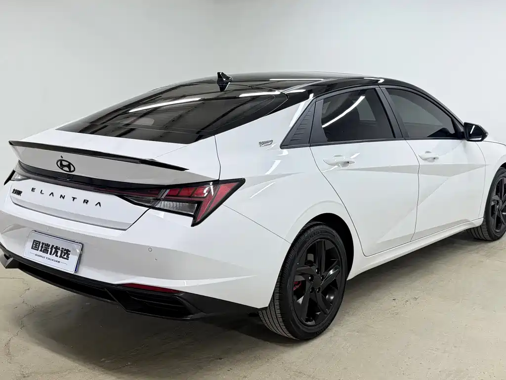 Hyundai Elantra — фото 5