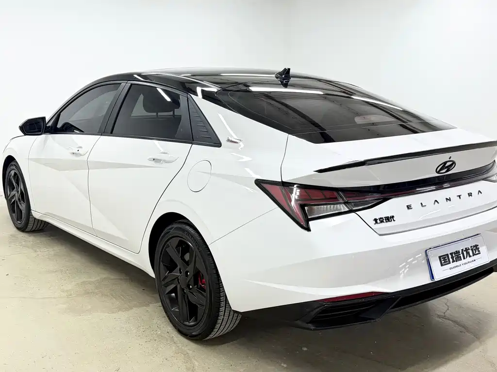 Hyundai Elantra — фото 6