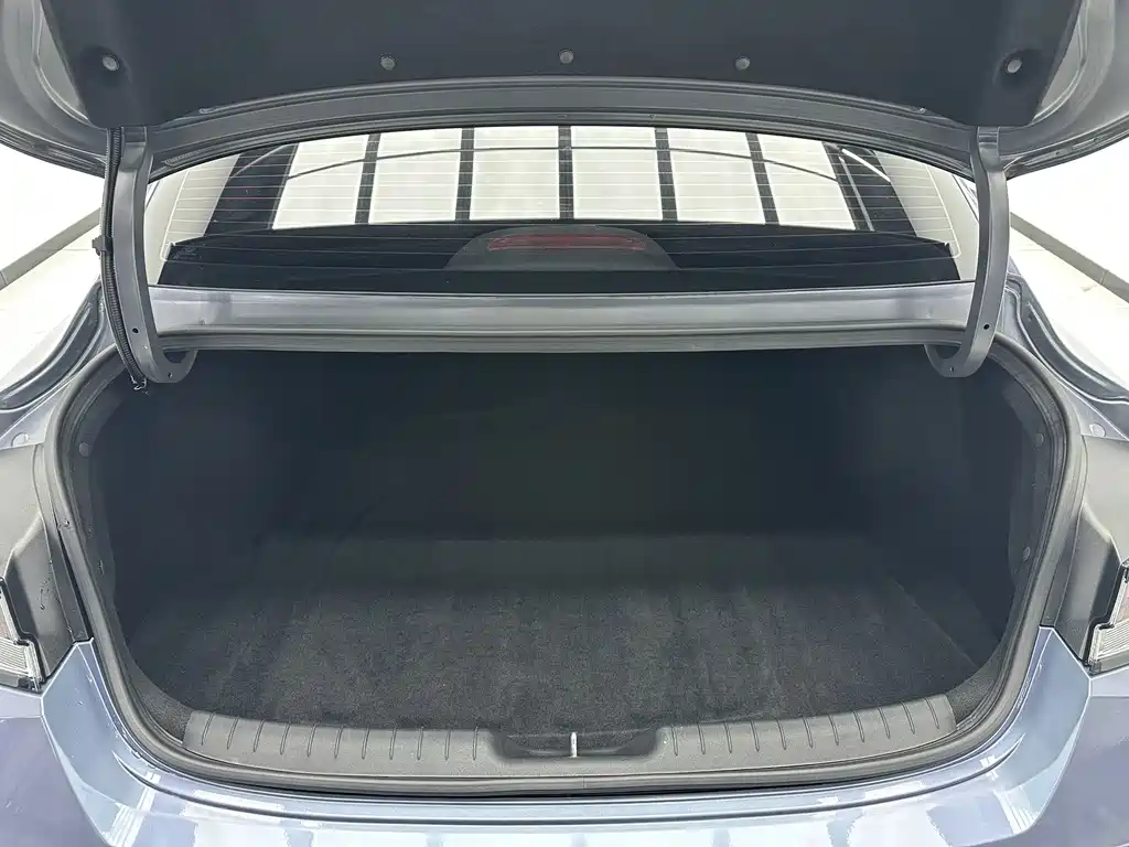Hyundai Elantra — фото 17