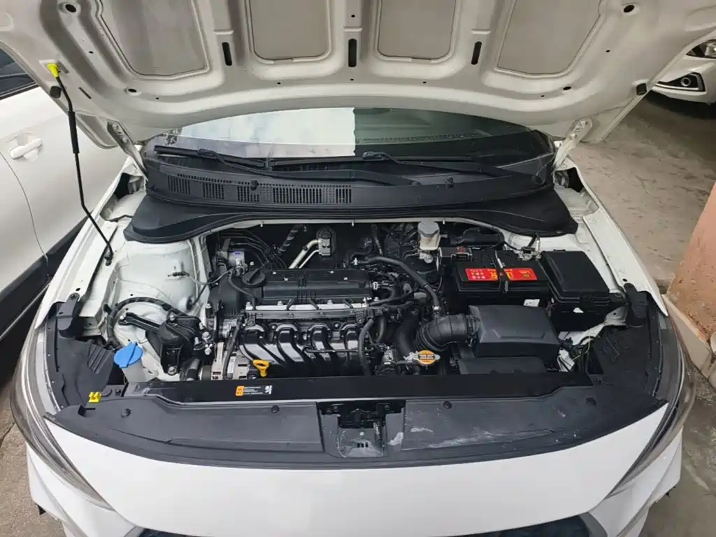 Hyundai Elantra — фото 20