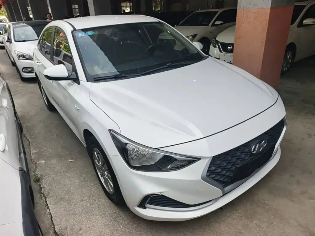 Hyundai Elantra — фото 4