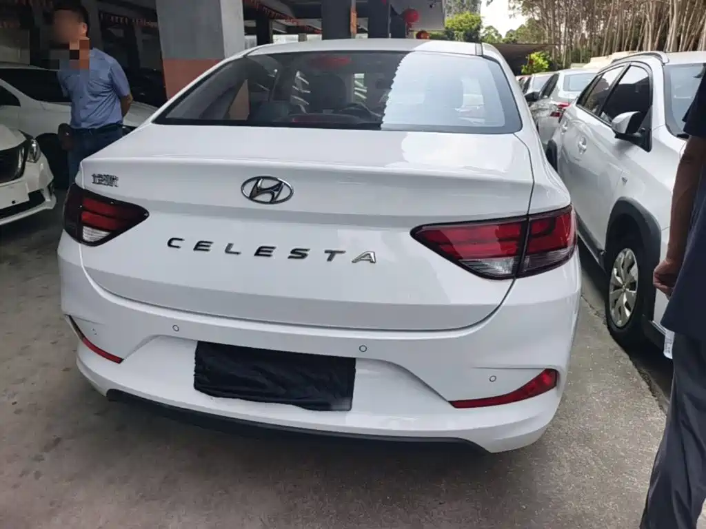 Hyundai Elantra — фото 6