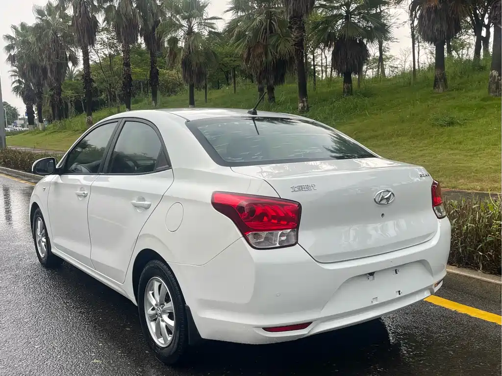 Hyundai Verna — фото 4