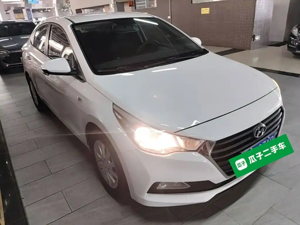 Hyundai Verna — фото 4
