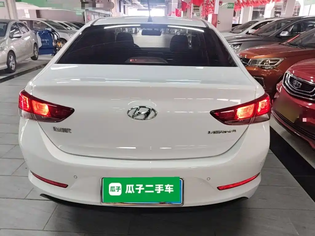 Hyundai Verna — фото 6