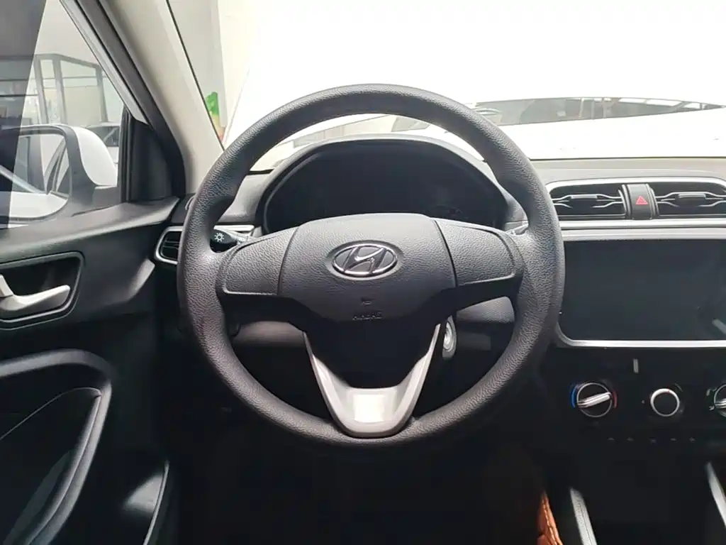 Hyundai Verna — фото 11