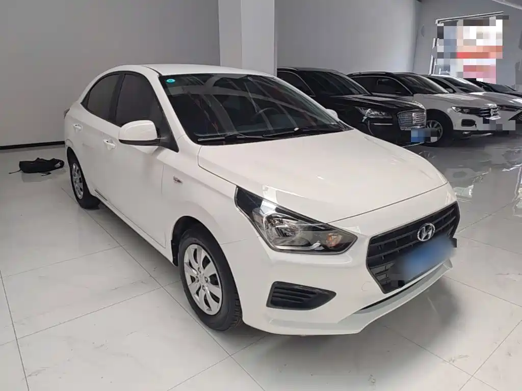 Hyundai Verna — фото 4