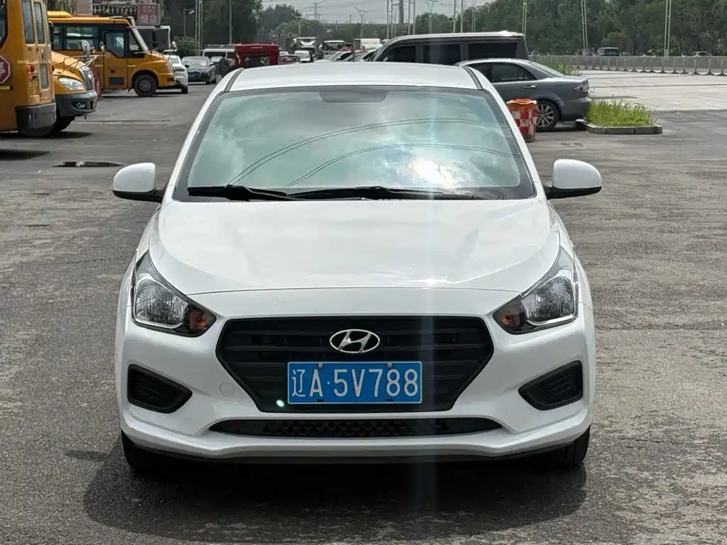 Hyundai Verna — фото 2