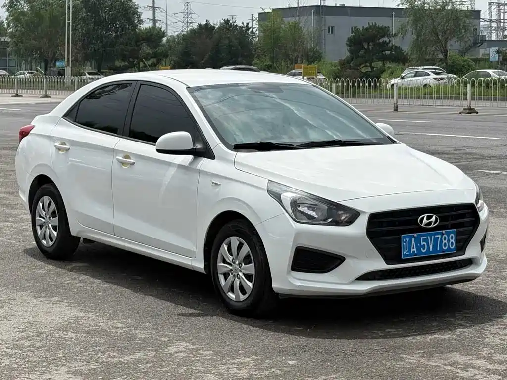 Hyundai Verna — фото 3