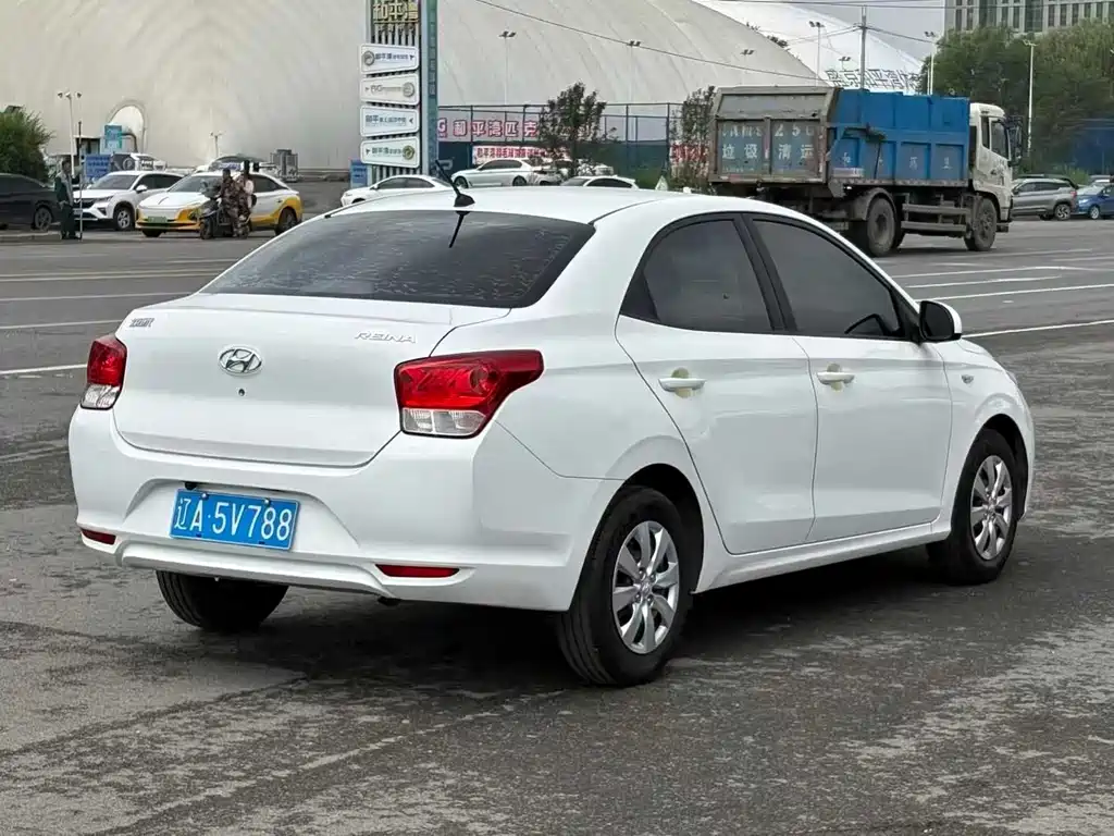 Hyundai Verna — фото 4