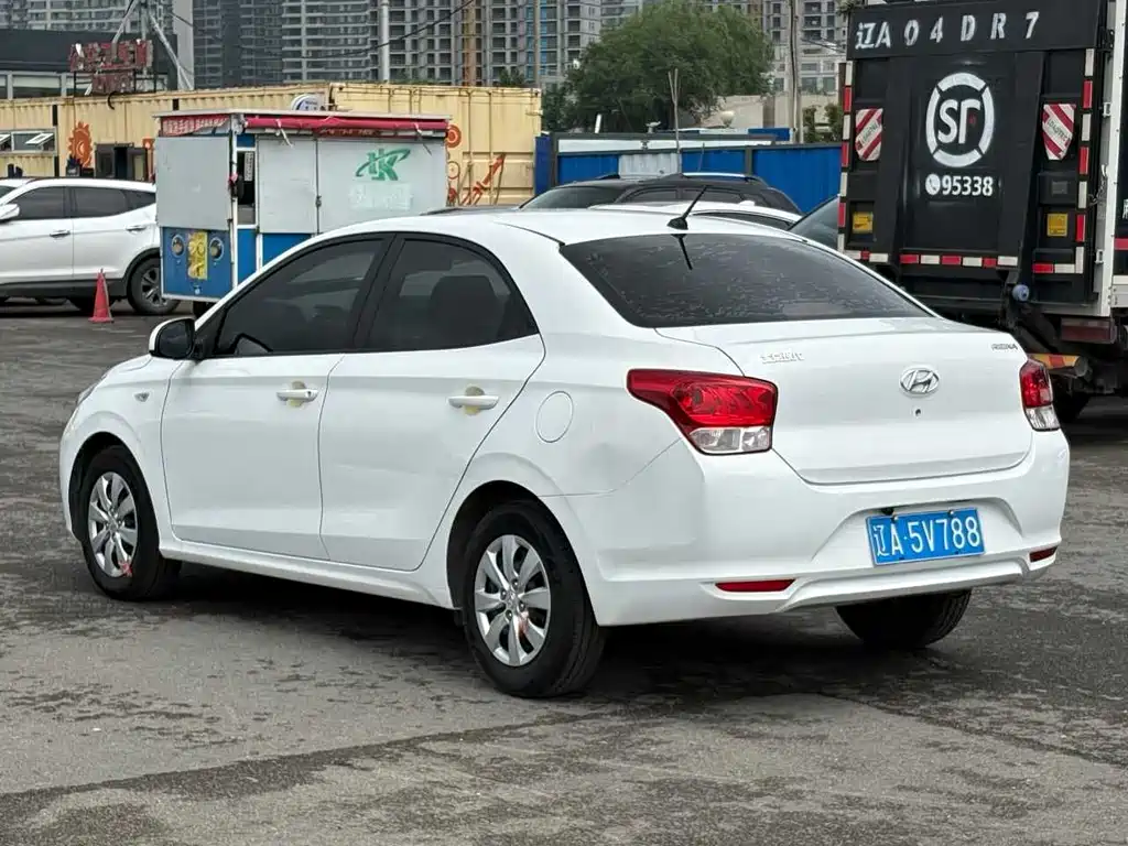 Hyundai Verna — фото 6