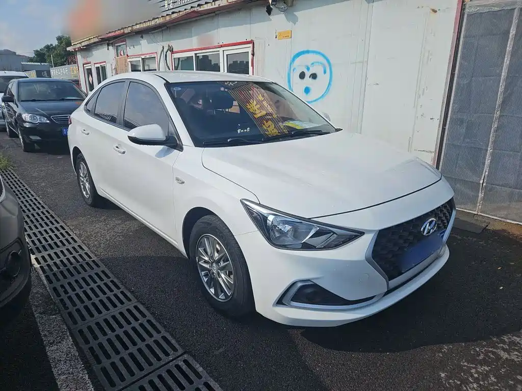 Hyundai Elantra — фото 4