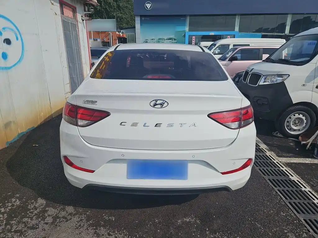 Hyundai Elantra — фото 6