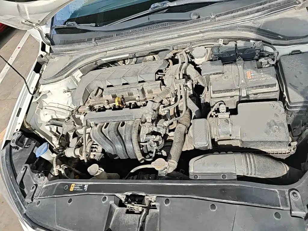 Hyundai Elantra — фото 20