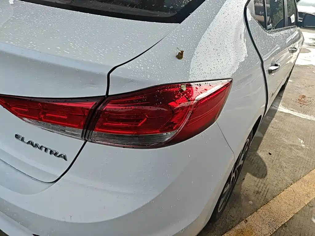 Hyundai Elantra — фото 8