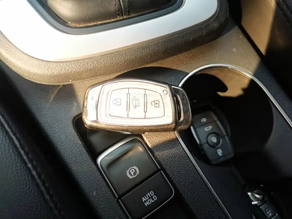 Hyundai Elantra — фото 9