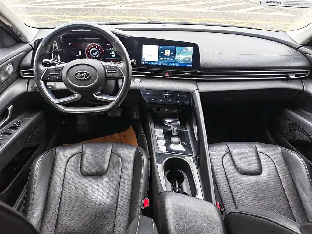 Hyundai Elantra — фото 4
