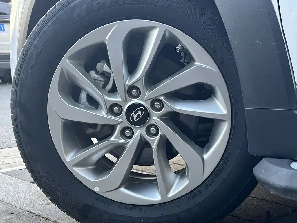 Hyundai Tucson — фото 7