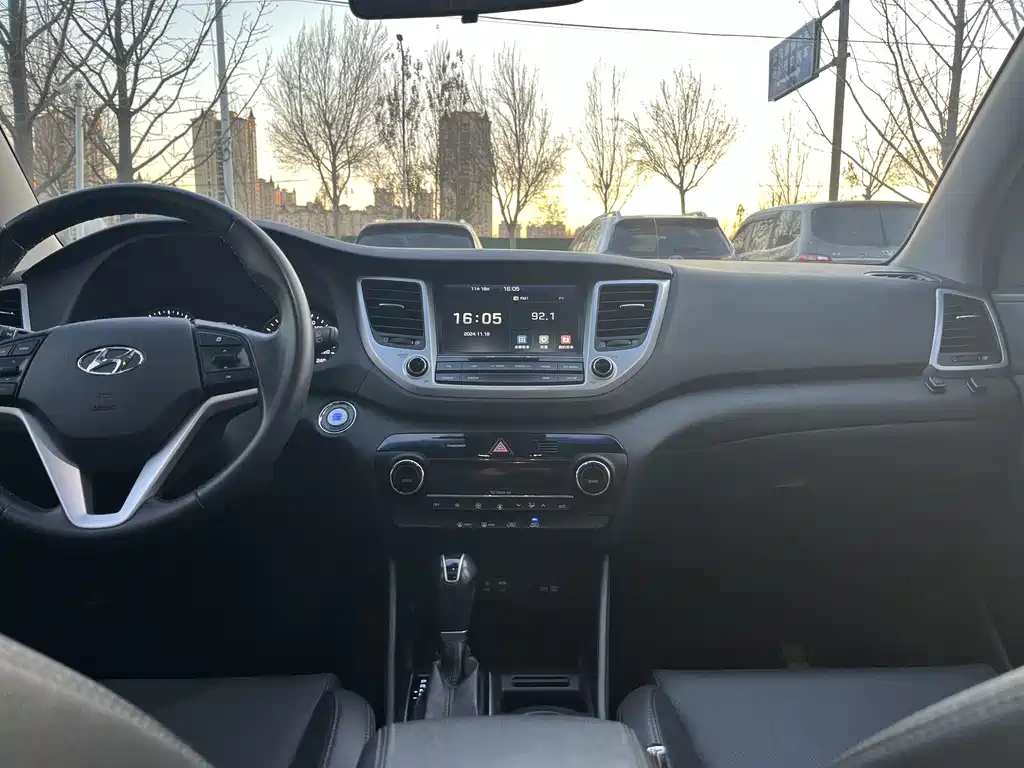 Hyundai Tucson — фото 8