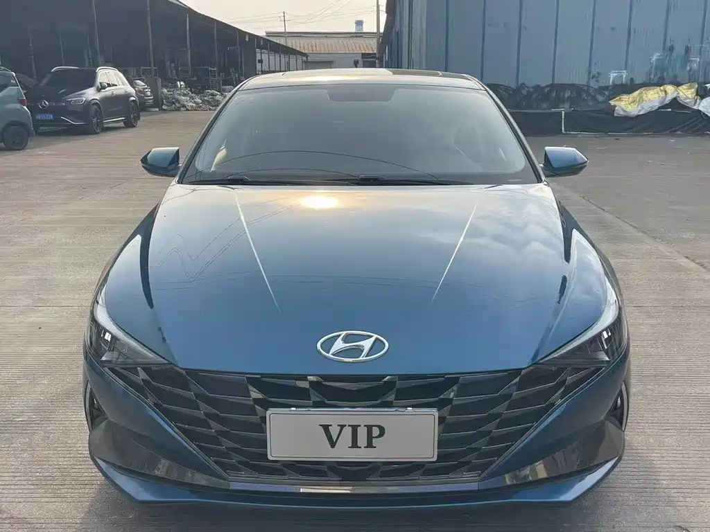 Hyundai Elantra — фото 2
