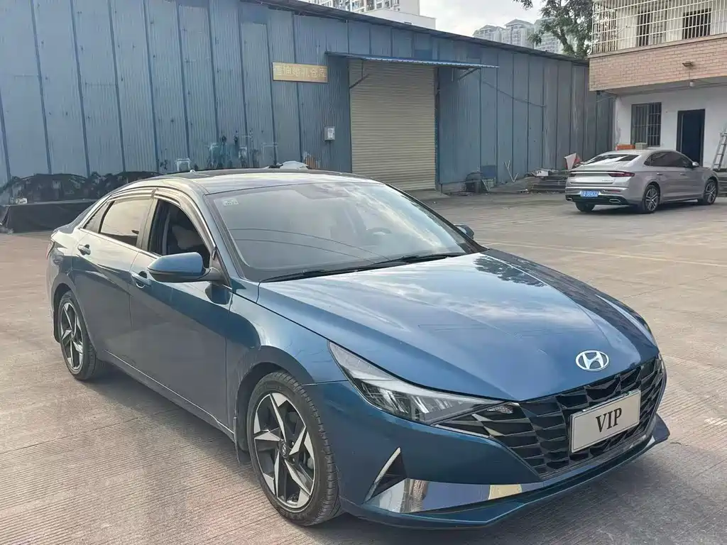 Hyundai Elantra — фото 3