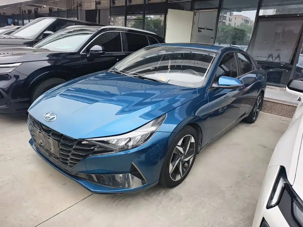 Hyundai Elantra — фото 2