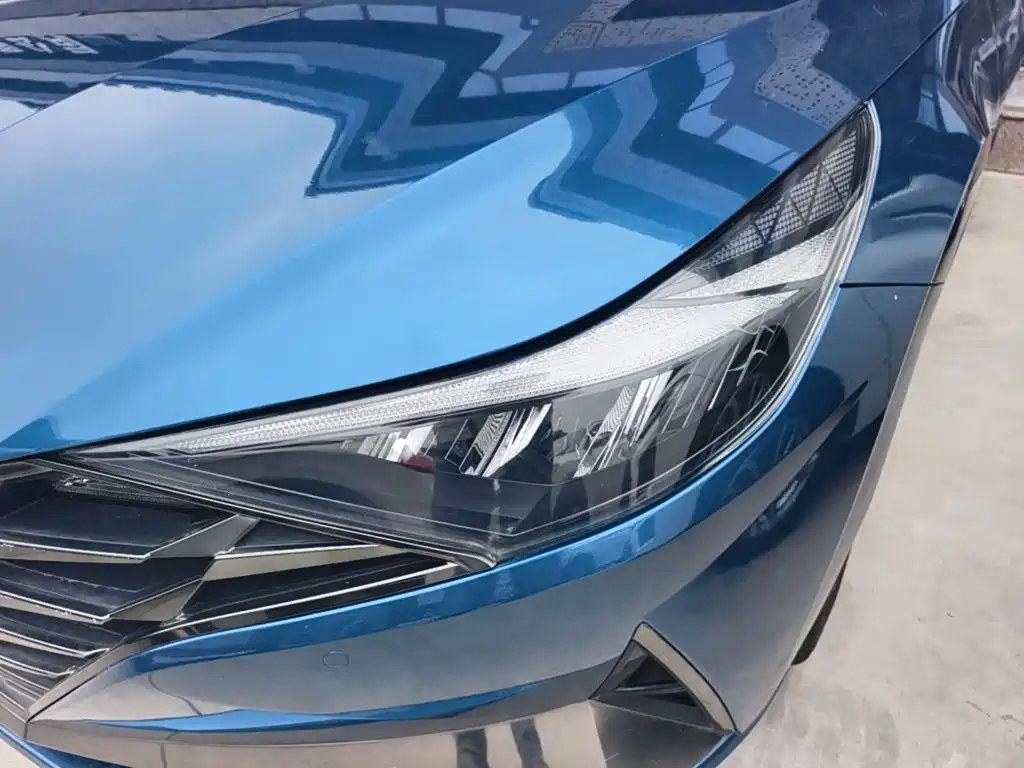 Hyundai Elantra — фото 24
