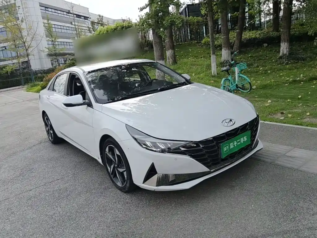 Hyundai Elantra — фото 4