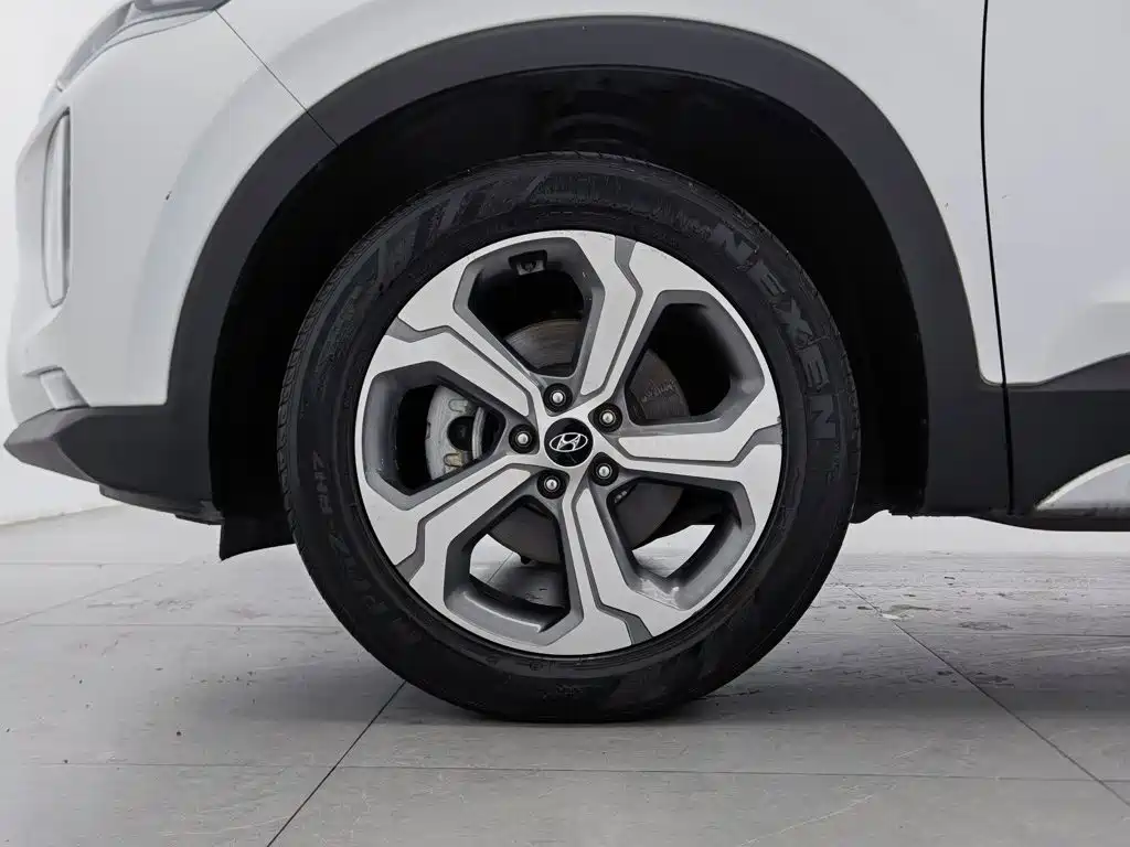 Hyundai Santa Fe — фото 17