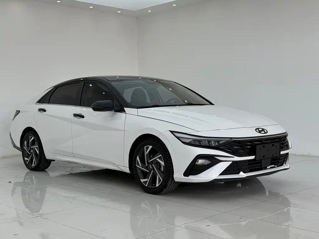 Hyundai Elantra — фото 3