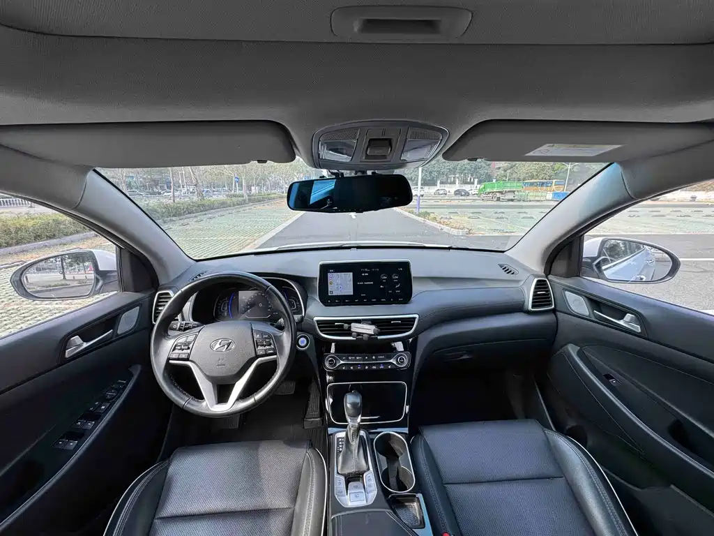 Hyundai Tucson — фото 6
