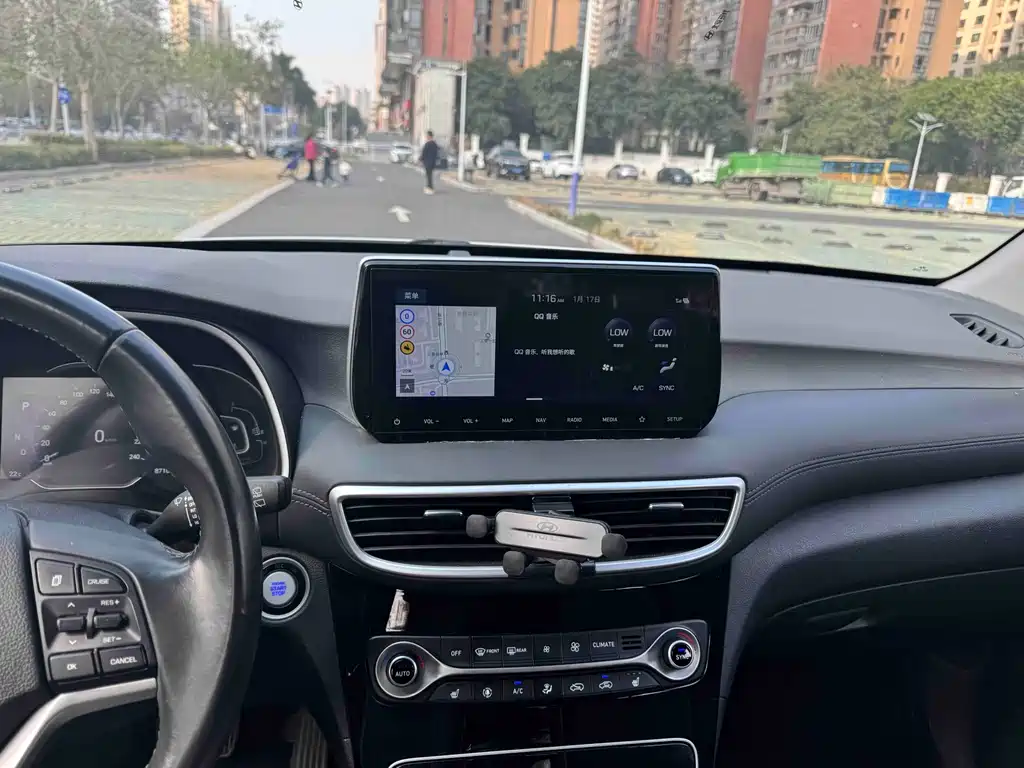 Hyundai Tucson — фото 8