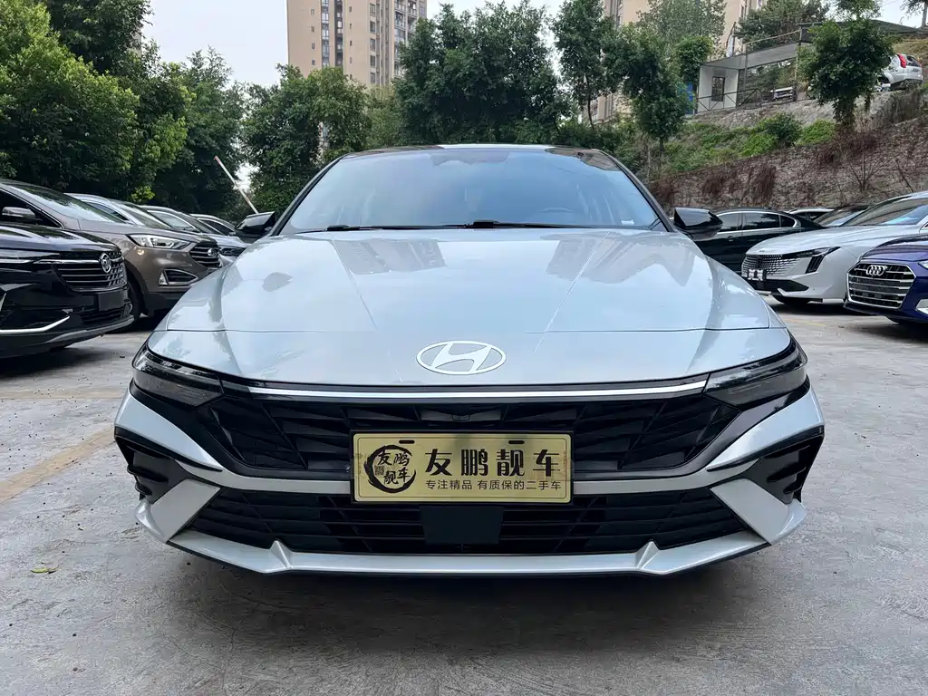 Hyundai Elantra — фото 2