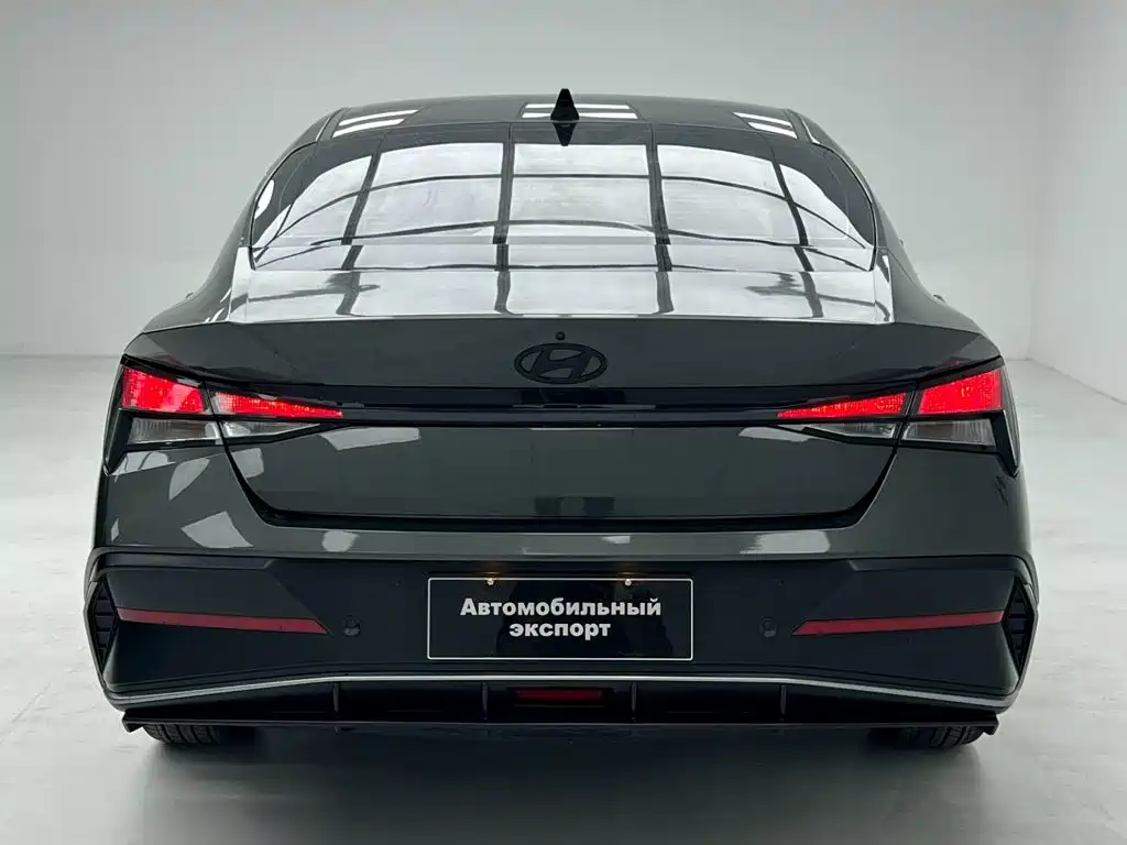 Hyundai Elantra — фото 8