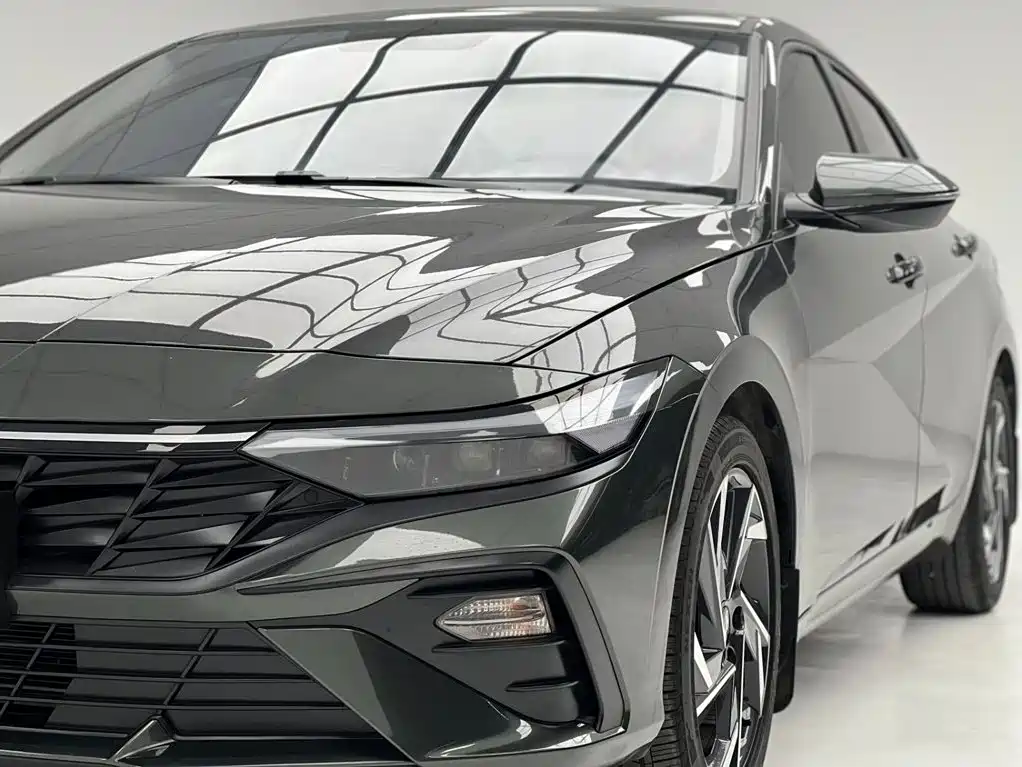Hyundai Elantra — фото 10