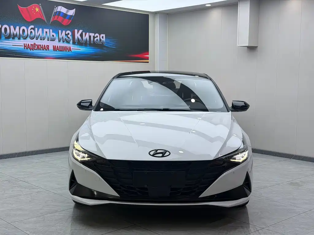 Hyundai Elantra — фото 2